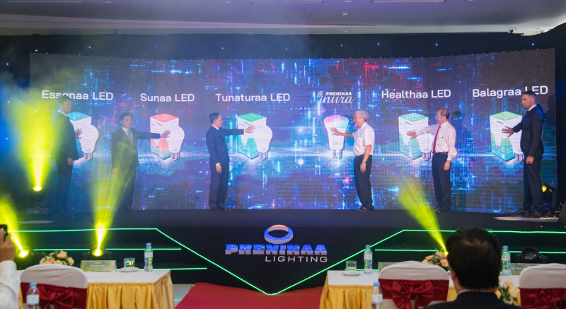 Lễ giới thiệu nhà máy điện tử Phenikaa chuyên sản xuất các sản phẩm đèn LED cao cấp vì sức khỏe con người